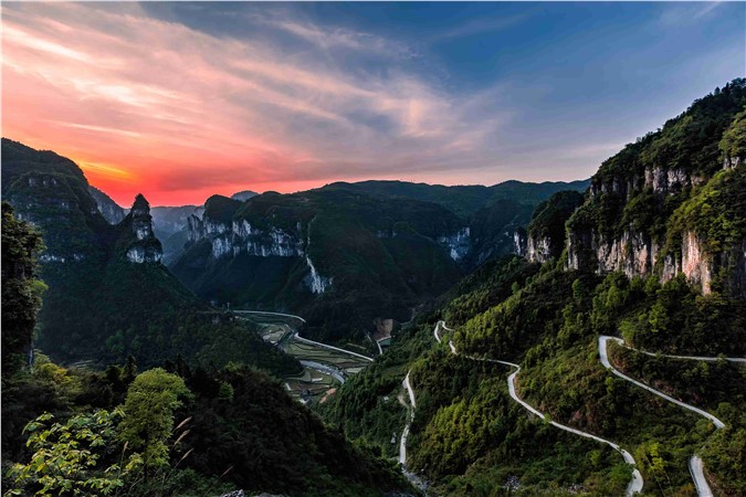 “矮寨十八洞德夯大峡谷景区”（十八洞景区部分）国家5级旅游景区全挰技术服务